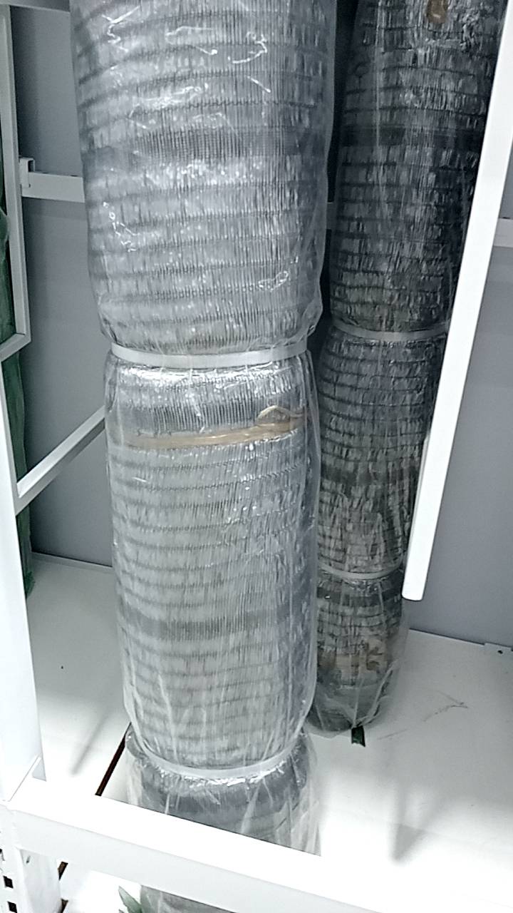 สแลน สีบอร์นเงิน เ3เหลี่ยม) ตรา นิ้วเพชร หน้ากว้าง 1 เมตร ยาว 100 เมตร สีบอร์นเงิน กรองแสง 60% สแลน สีบอร์นเงิน เ3เหลี่ยม) ตรา นิ้วเพชร หน้ากว้าง 1 เมตร ยาว 100 เมตร สีบอร์นเงิน กรองแสง 60%