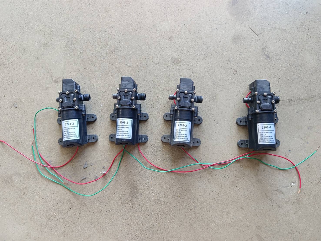 มอเตอร์ปั้มพ่นยา เครื่องพ่นยาแบต แบบสวม1ข้าง เกลียว 1ข้าง.6.2บาร์  4ขายืด พร้อมสาย อย่างดี มอเตอร์ปั้มพ่นยา เครื่องพ่นยาแบต แบบสวม1ข้าง เกลียว 1ข้าง.6.2บาร์  4ขายืด พร้อมสาย อย่างดี