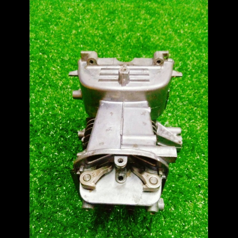 เสื้อสูบ+ชุดอาร์ม+ชึดวาล์ว เครื่องพ่นยา4จังหวะ HE-800 เสื้อสูบ+ชุดอาร์ม+ชึดวาล์ว เครื่องพ่นยา4จังหวะ HE-800